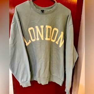 “London” - Pull Over Sweater - Size L - Oversized
